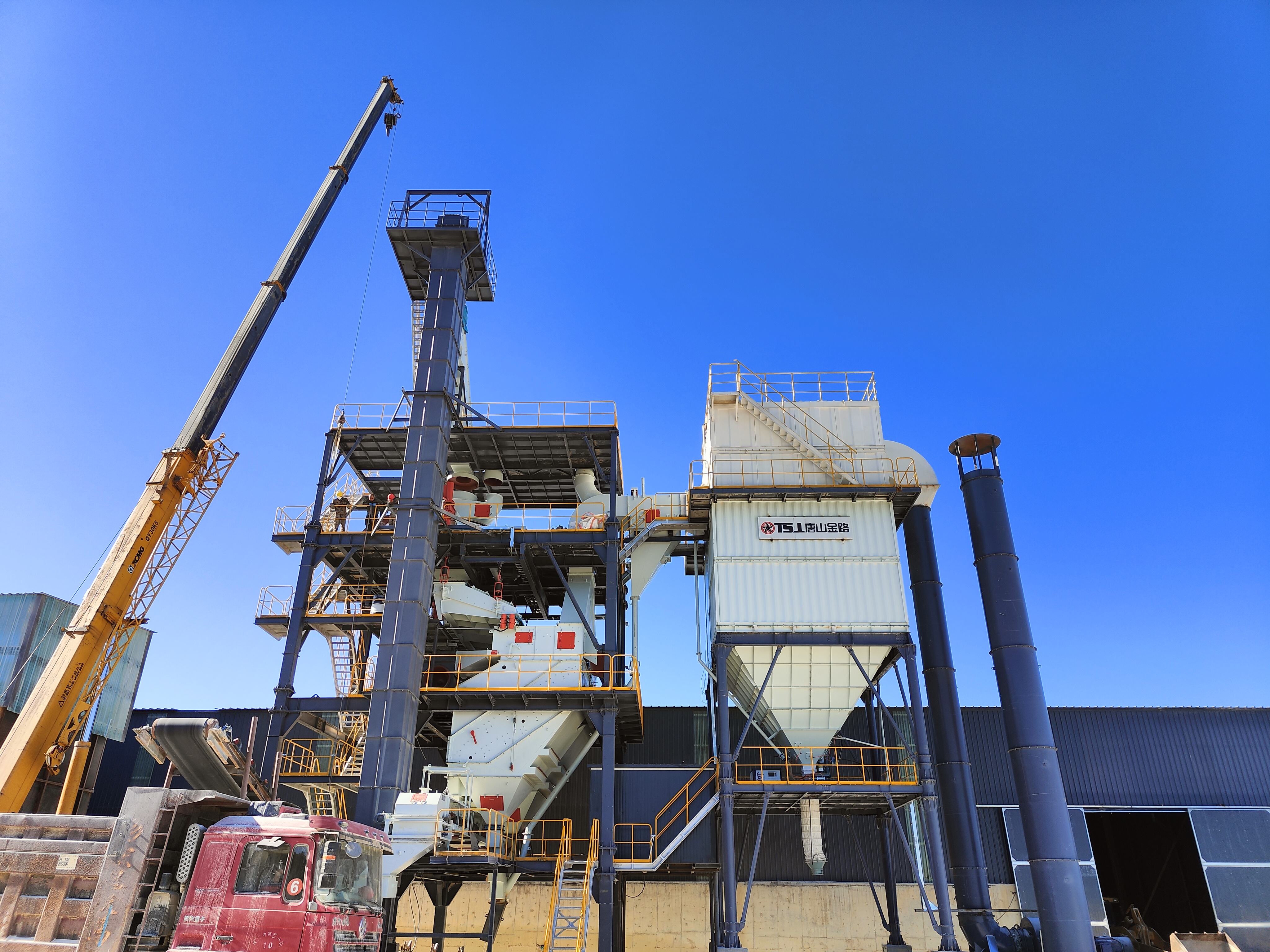 干法制砂樓：機(jī)制砂配比可調(diào)、含粉率可控，實(shí)現(xiàn)全年穩(wěn)定生產(chǎn)的核心利器