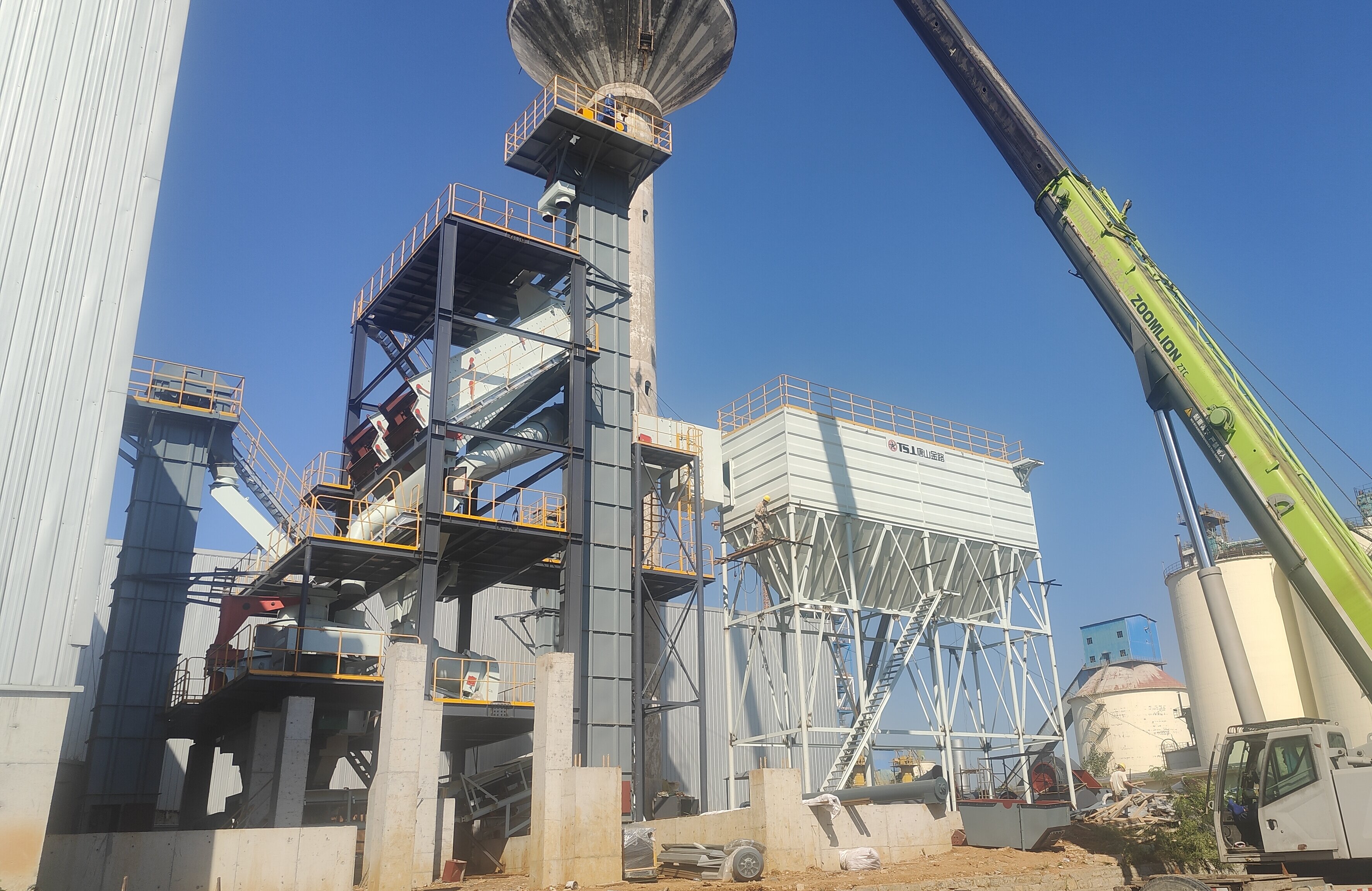 建筑垃圾堆成山？制砂樓一鍵 “點(diǎn)石成金”！